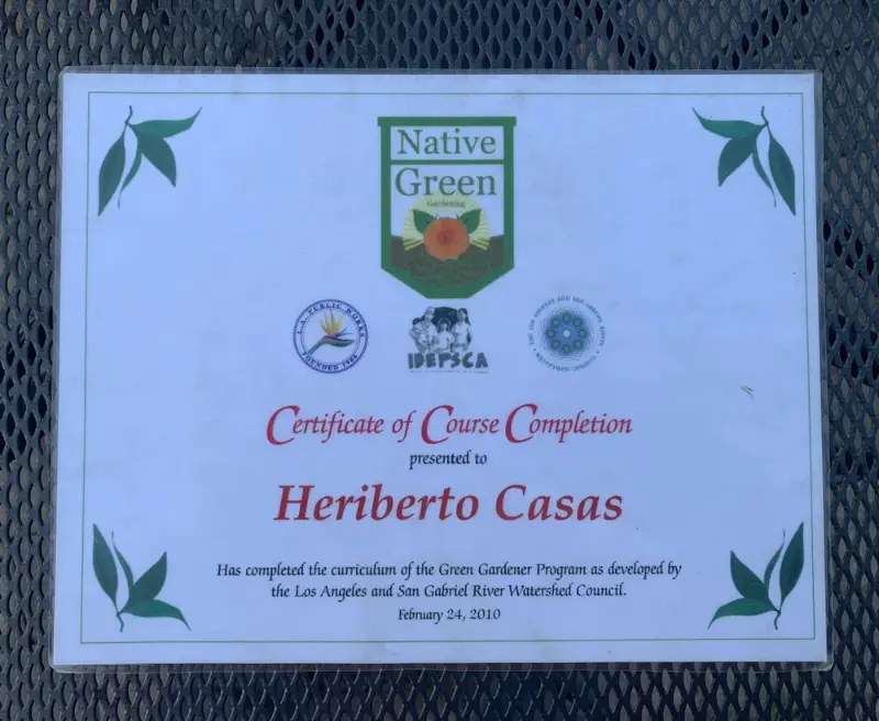 Certificate of course completion in green gardening awarded to Heriberto Casas